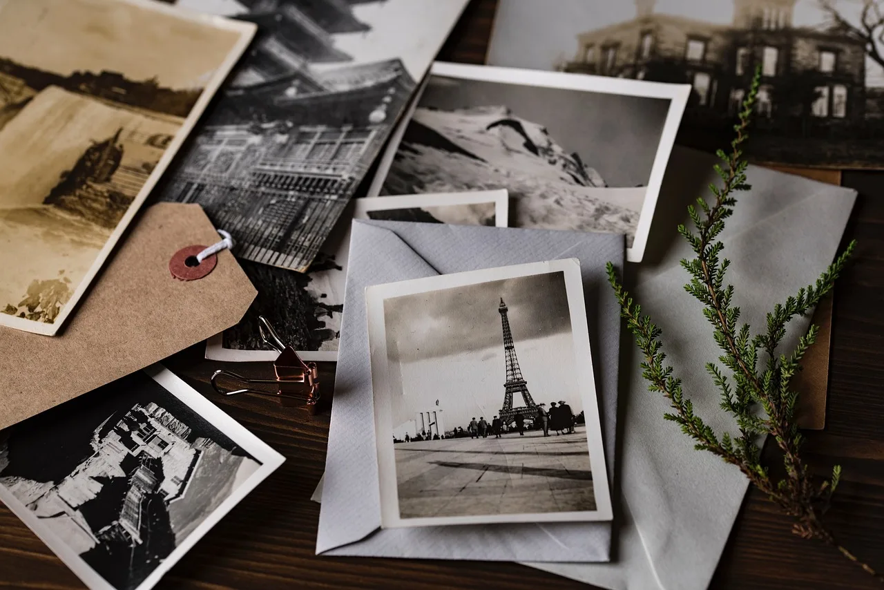 photo, picture, envelope, craft, table, gray table. Offline campaign measurement: a practical process from decision to documented result