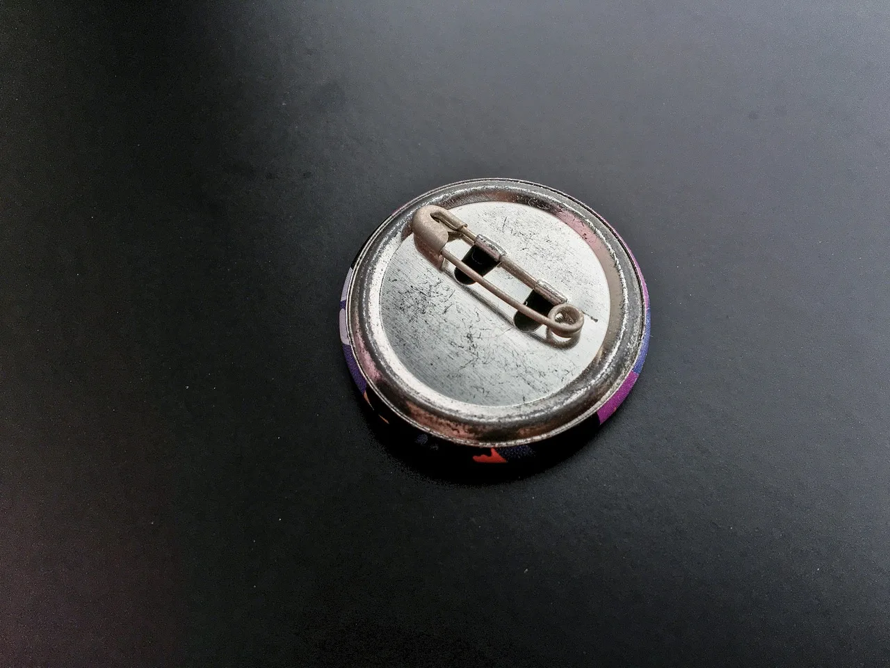 tin badge, badge, metal, metallic, aluminum, retro, badge, badge, badge, badge, badge. Trade show marketing mistakes: the traps and the way around them